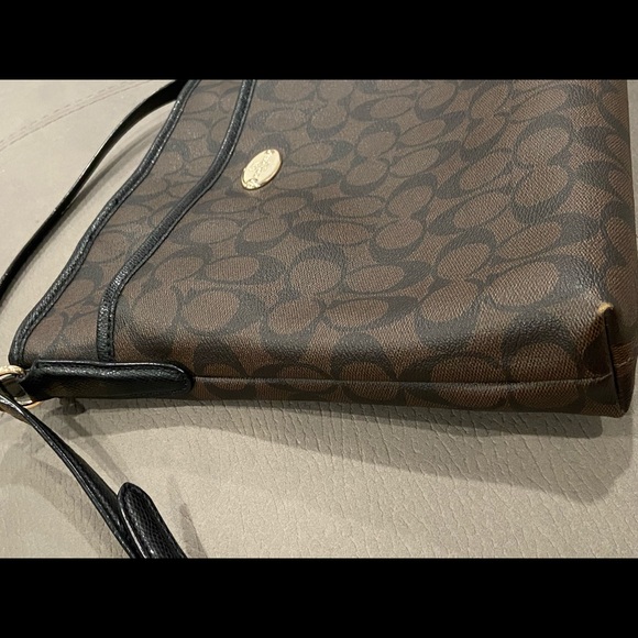 SOLD! Coach Crossbody bag, signature Canvas - Picture 11 of 14